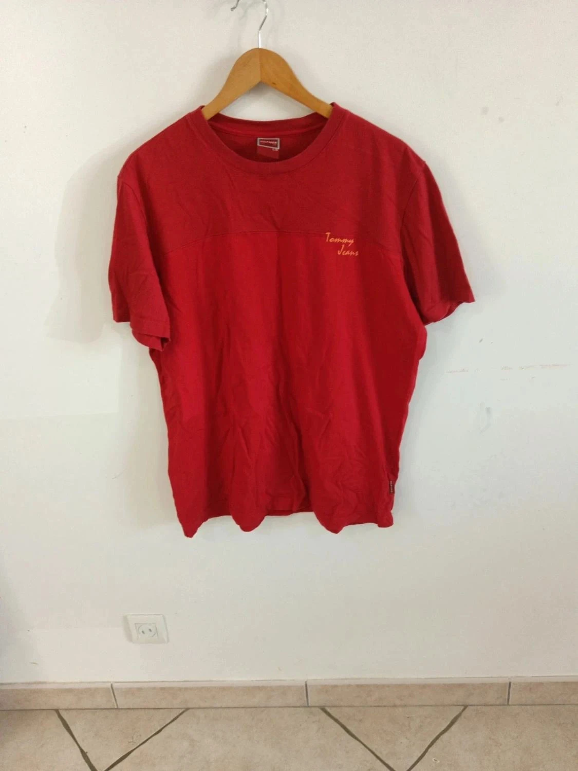 C129 t-shirt rouge Tommy Hilfiger L